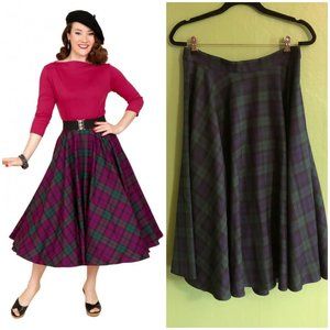 Vivien of Holloway Blue and Green Plaid Skirt W32
